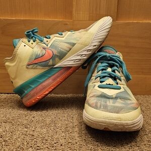 Nike LeBron 18 Low Size 8